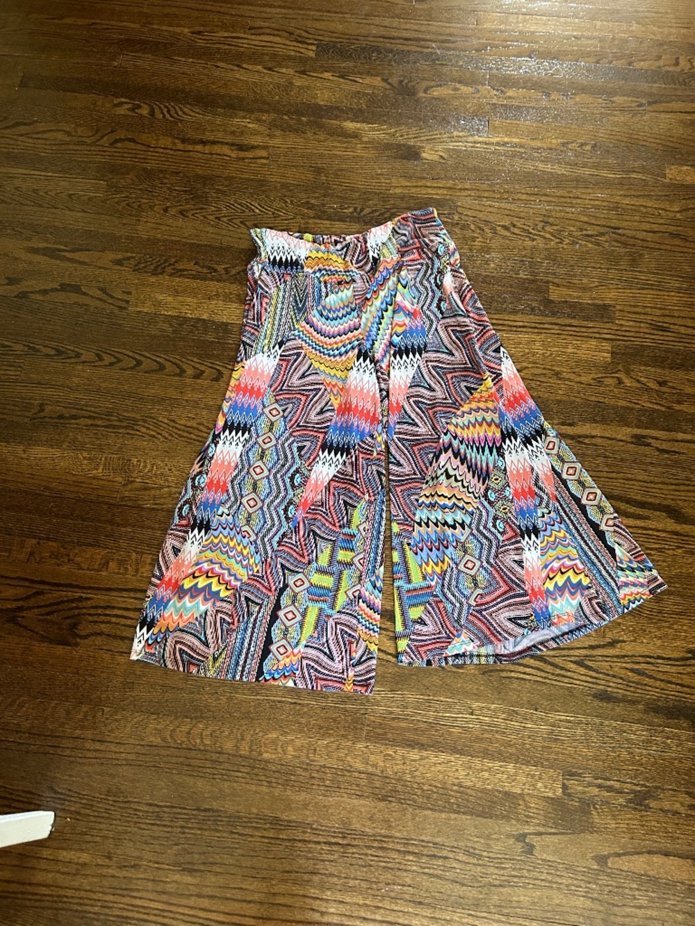 Wide leg crop pants by Coco Bianco.